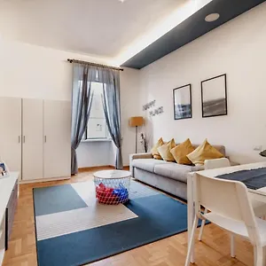  Apartment Athena's Italien